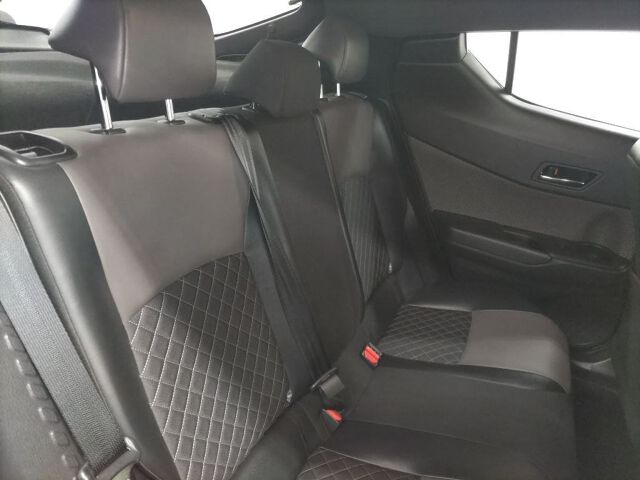 2022 Toyota C-HR G-T 4WD auction photo 6