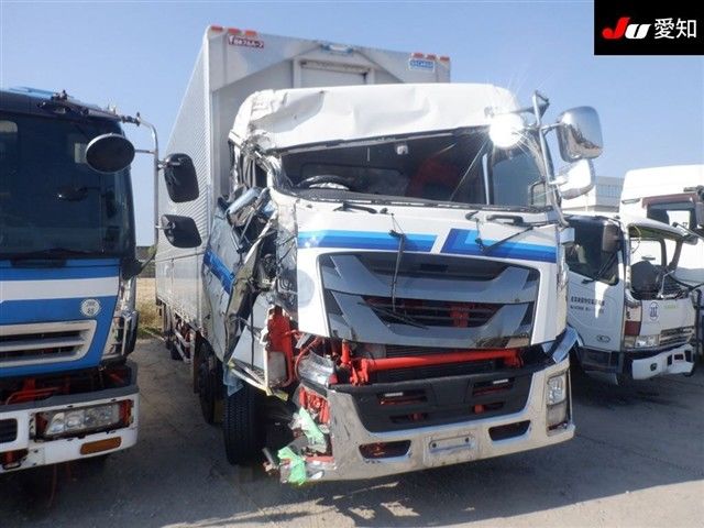 2017 Isuzu Giga Japan auction vehicle