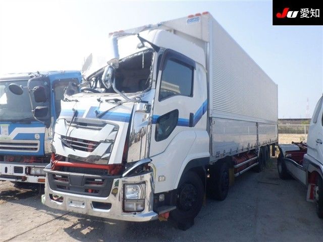 2017 Isuzu Giga auction photo 7