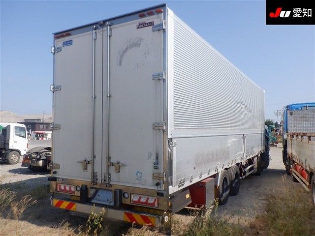 2017 Isuzu Giga auction photo 8