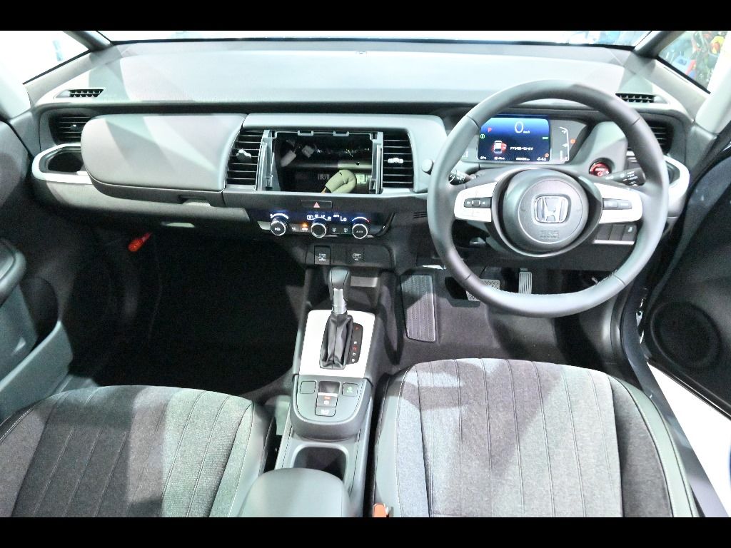 2026 Honda Fit e:HEVホーム auction photo 3