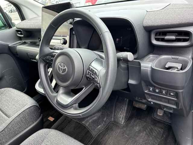 2024 Toyota Sienta Z auction photo 3