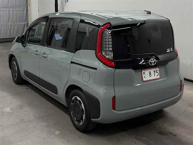 2024 Toyota Sienta Z auction photo 2