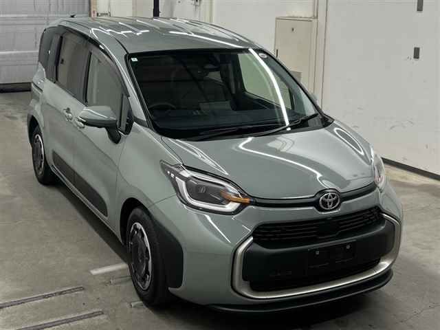 2024 Toyota Sienta Z Japan auction vehicle