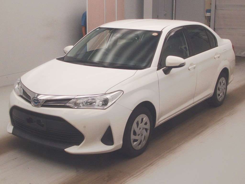 2021 Toyota Corolla Axio Hybrid EX Japan auction vehicle