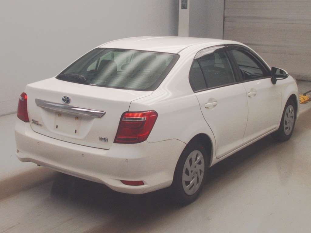 2021 Toyota Corolla Axio Hybrid EX auction photo 2
