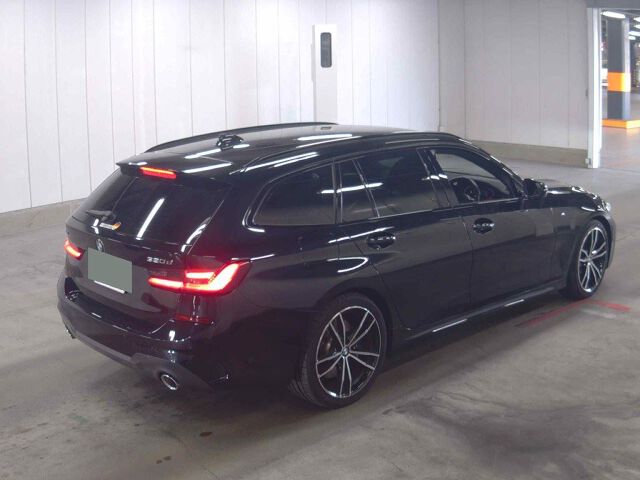 2022 BMW 3 Series 320DXDRツリMスポ 4WD auction photo 5