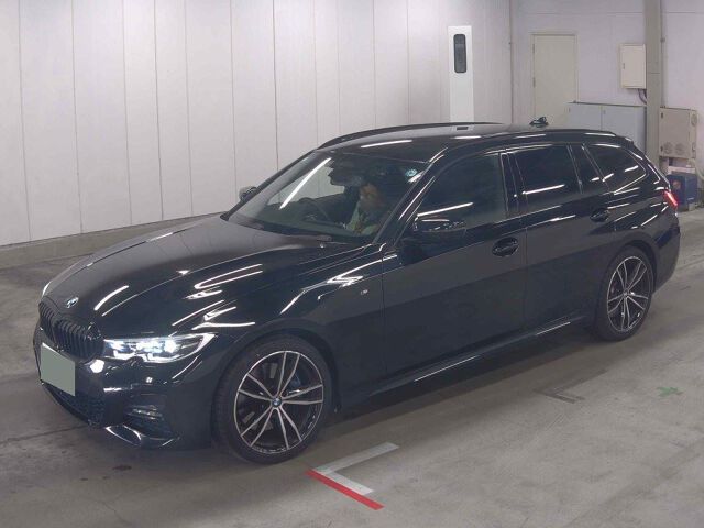2022 BMW 3 Series 320DXDRツリMスポ 4WD auction photo 4