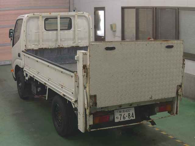 2011 Toyota Dyna 4WD パワーゲート auction photo 2
