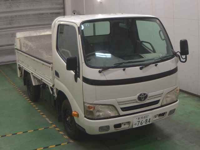 Japan Auction Vehicles 5 2011 Toyota Dyna 4WD パワーゲート auction photo