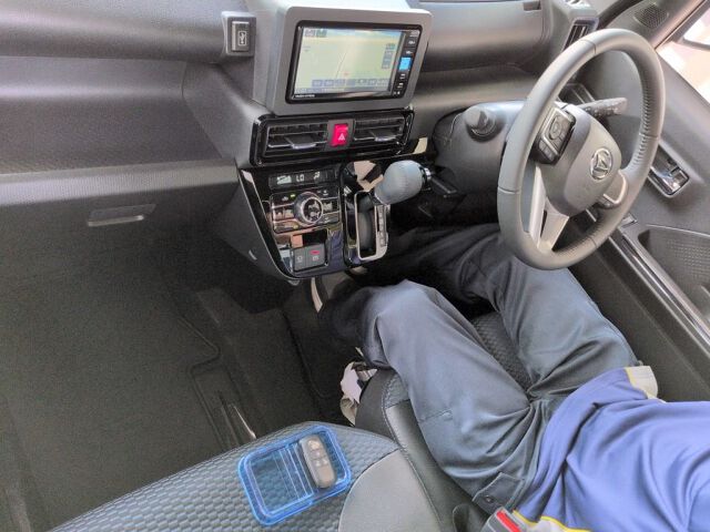 2025 Daihatsu Tanto Custom RS auction photo 3