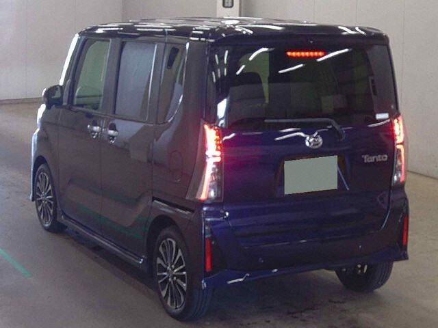 2025 Daihatsu Tanto Custom RS auction photo 2