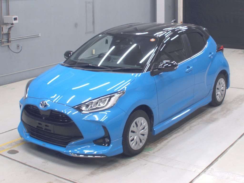 Japan Auction Vehicles 15 2021 Toyota Yaris ハイブリッドZ auction photo