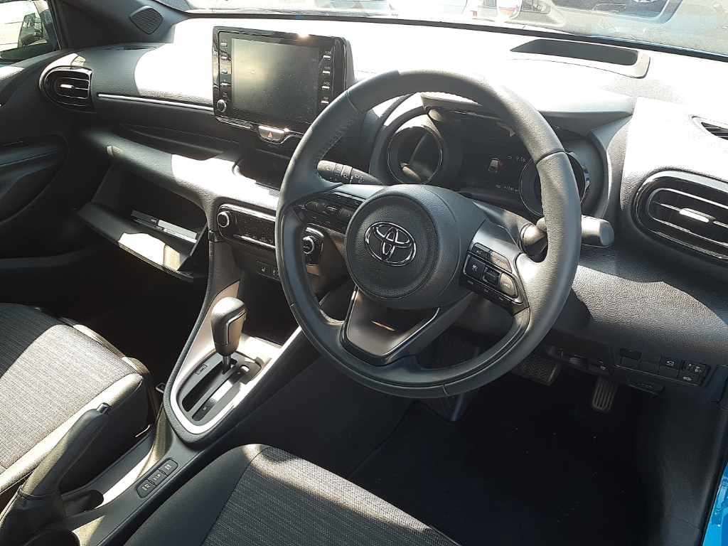 2021 Toyota Yaris ハイブリッドZ auction photo 7