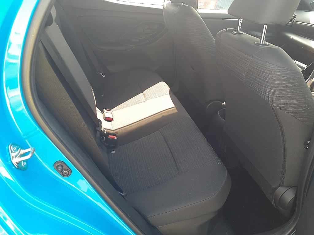 2021 Toyota Yaris ハイブリッドZ auction photo 10