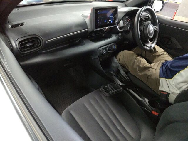 2025 Toyota Yaris X auction photo 3