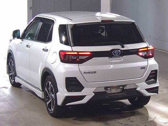 2022 Toyota Raize ハイブリッドZ auction photo 2