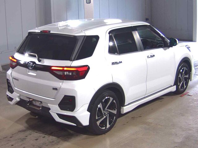 2022 Toyota Raize ハイブリッドZ auction photo 5