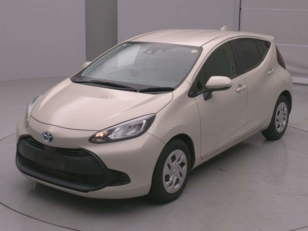 2022 Toyota Aqua X Japan auction vehicle