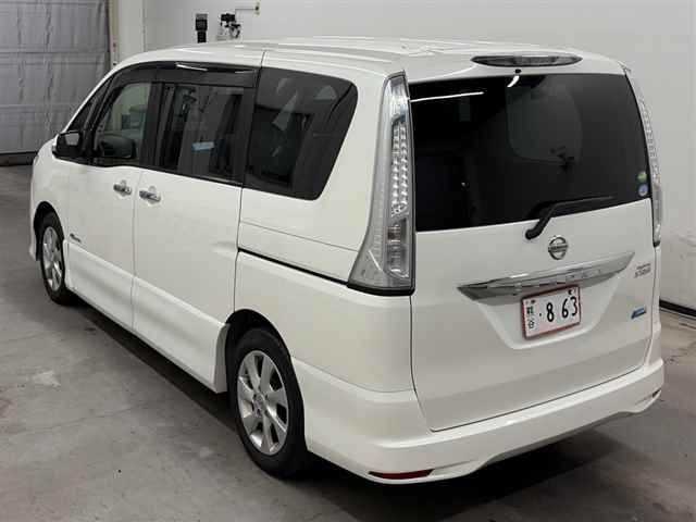 2013 Nissan Serena auction photo 2