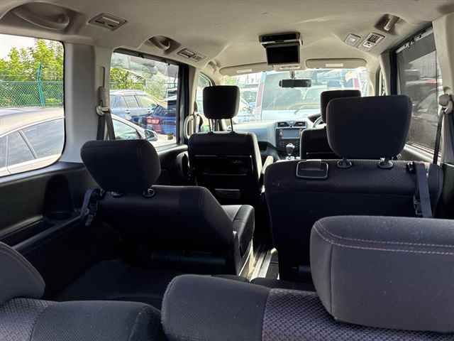 2013 Nissan Serena auction photo 9