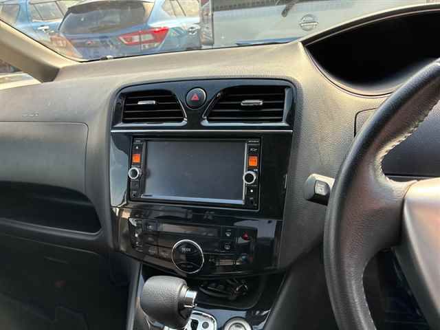 2013 Nissan Serena auction photo 6