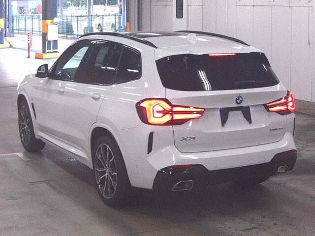 2022 BMW X3 XDRIV20DMスポ 4WD auction photo 2