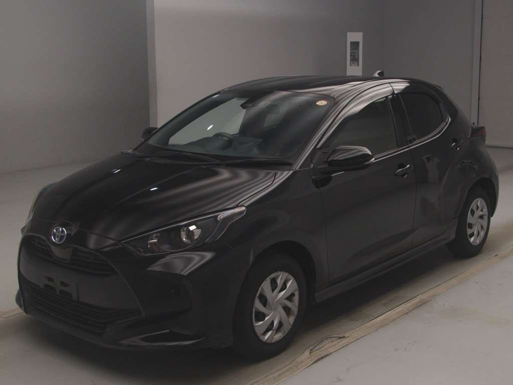 2020 Toyota Yaris Hybrid X Japan auction vehicle