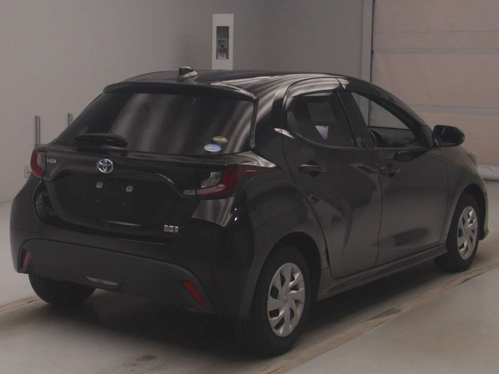 2020 Toyota Yaris Hybrid X auction photo 2