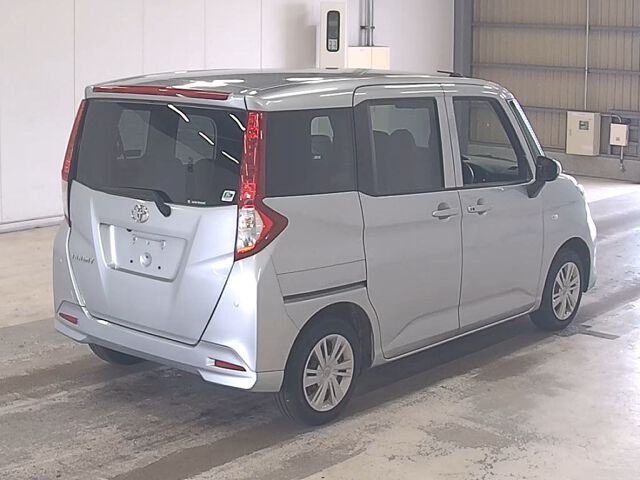 2022 Toyota Roomy X 4WD auction photo 5