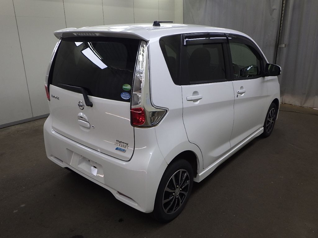2013 Nissan Dayz 4WD ハイウェイスターX auction photo 2