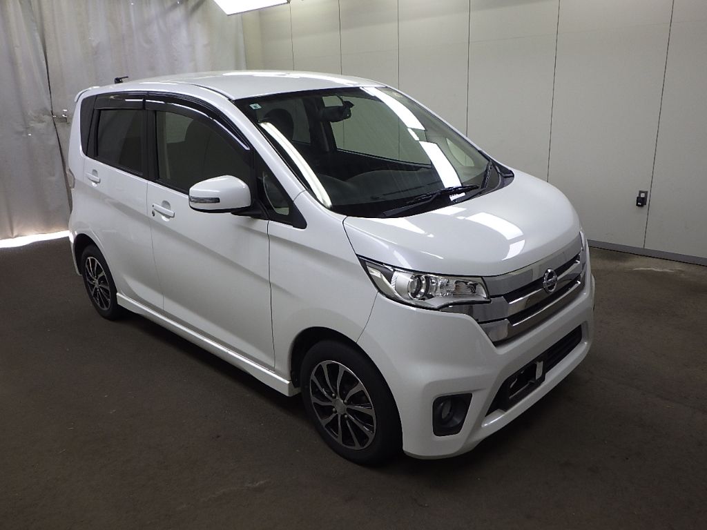 Japan Auction Vehicles 12 2013 Nissan Dayz 4WD ハイウェイスターX auction photo
