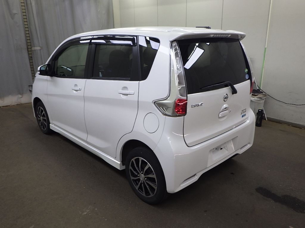 2013 Nissan Dayz 4WD ハイウェイスターX auction photo 5