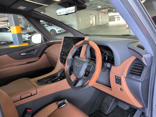 2025 Toyota Vellfire Z Premier auction photo 3