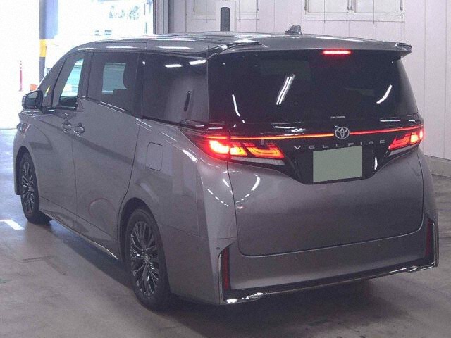 2025 Toyota Vellfire Z Premier auction photo 2