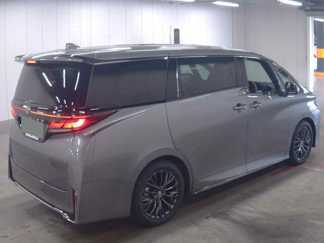 2025 Toyota Vellfire Z Premier auction photo 5
