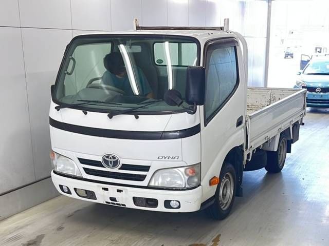 Japan Auction Vehicles 7 2013 Toyota Dyna * auction photo