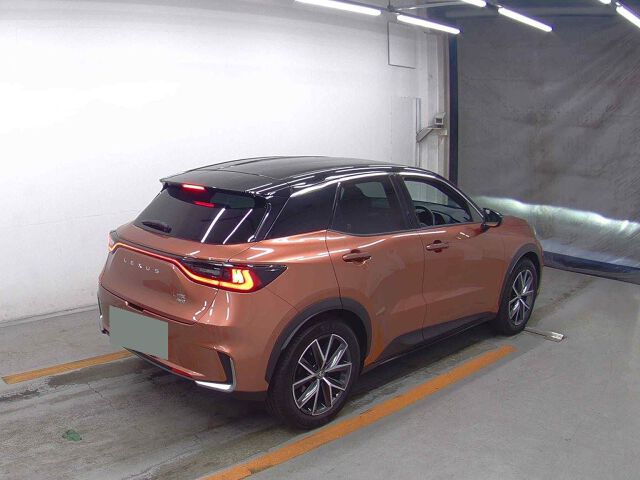 2025 Lexus LBX Cool 4WD auction photo 5