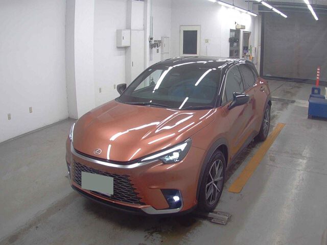 2025 Lexus LBX Cool 4WD auction photo 4