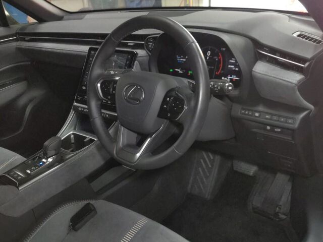 2025 Lexus LBX Cool 4WD auction photo 3