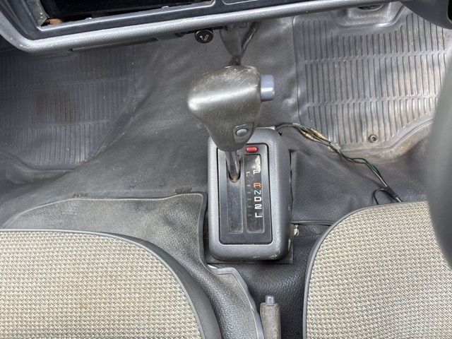 1994 Toyota Hiace 4WD キャンピングシャ auction photo 5