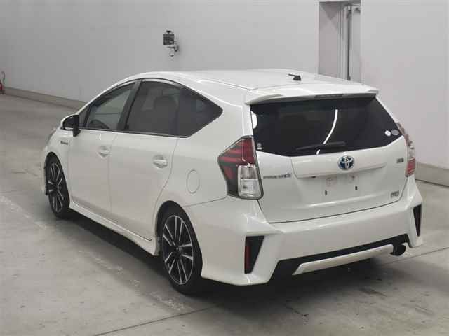 2015 Toyota Prius Alpha Sツーリングセレクション・Gs auction photo 2