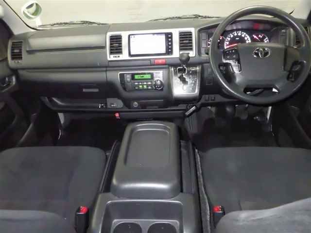 2015 Toyota Hiace スーパーGL auction photo 3