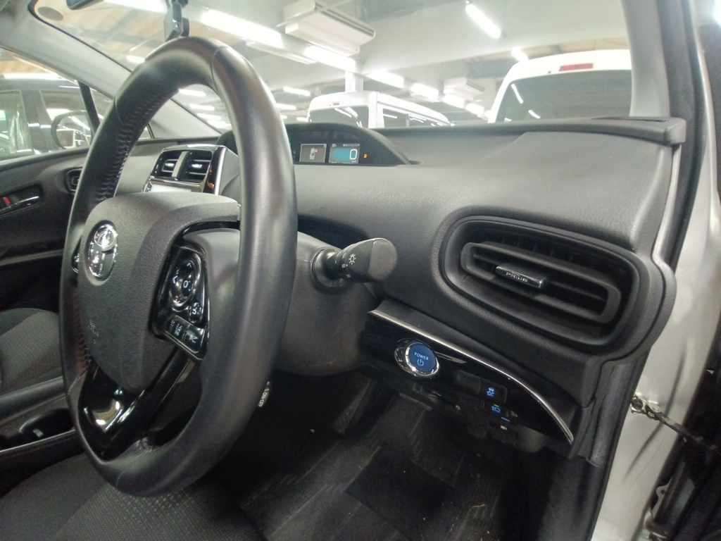 2021 Toyota Prius S Safety Plus 2 auction photo 9