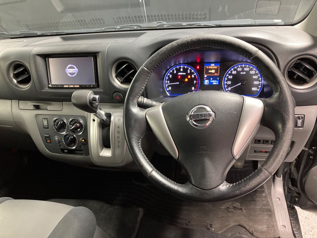 2013 Nissan NV350 Caravan 霊柩車 auction photo 3