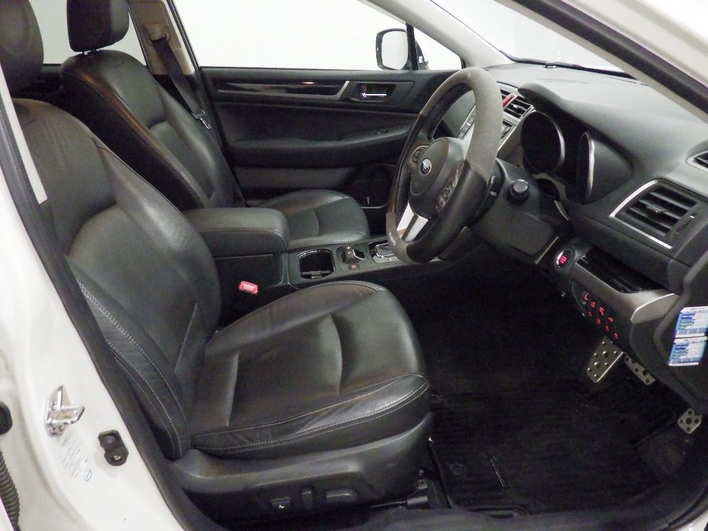 2015 Subaru Legacy Outback LTD auction photo 6
