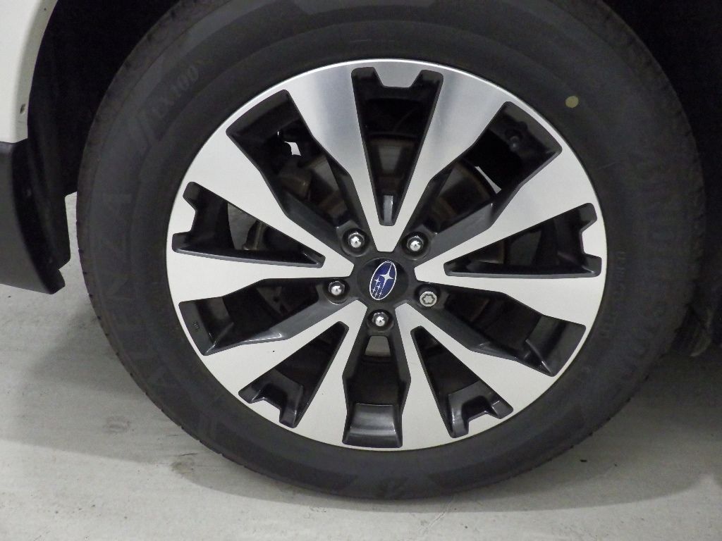 2015 Subaru Legacy Outback LTD auction photo 9