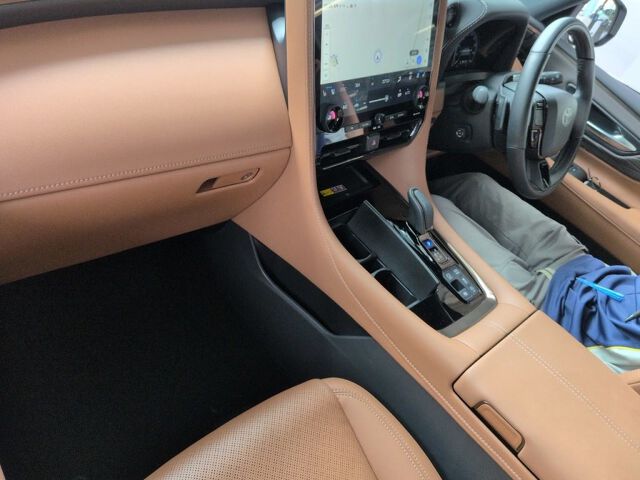 2025 Toyota Vellfire Z Premier auction photo 3