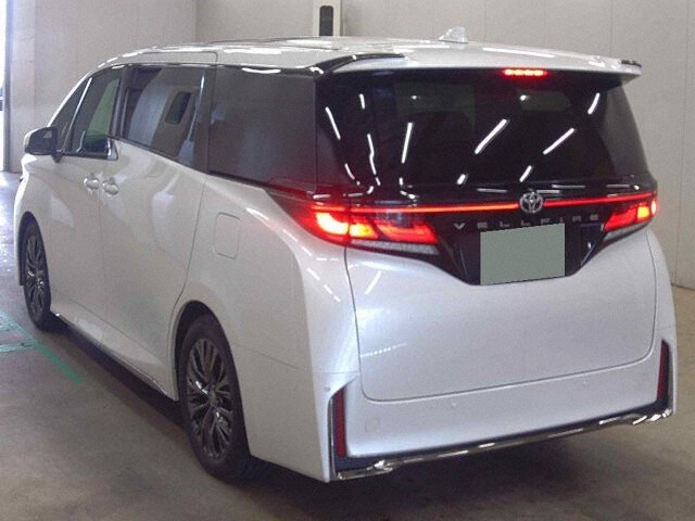 2025 Toyota Vellfire Z Premier auction photo 2