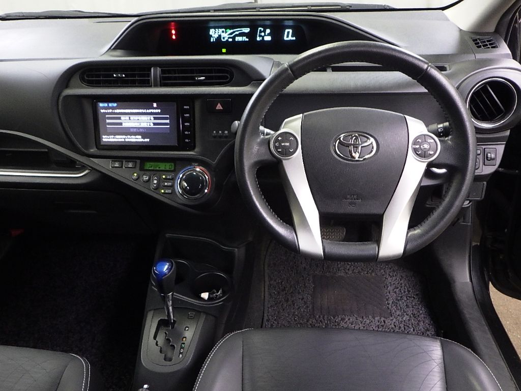 2014 Toyota Aqua Gブラックソフトレザーセレクション auction photo 3